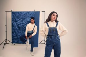 Coleções de jeans da Youcom trazem matéria-prima reciclada e reforçam compromisso com moda circular