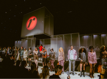 Renner celebra identidade, força e vibração latina no evento de lançamento da coleção de Outono Inverno